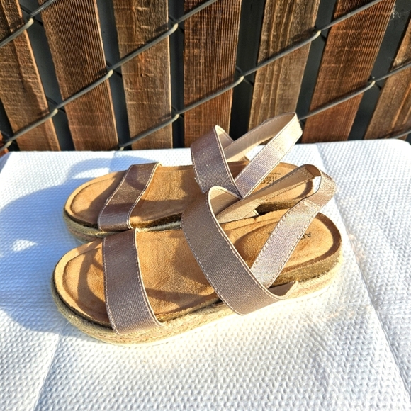 Arizona Jean Co. Memory Foam Sandals Girls Size 3M - Picture 2 of 16
